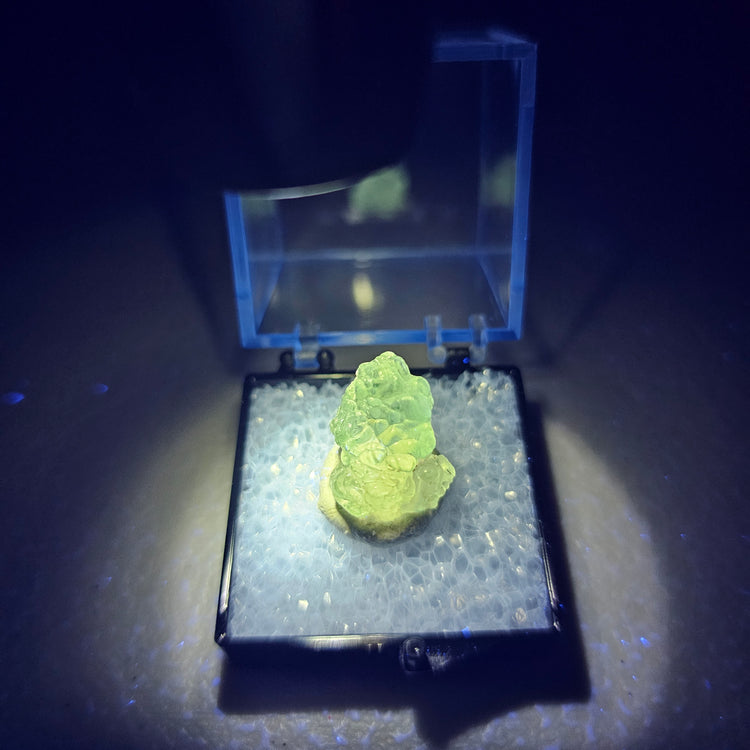 Hyalite Opal Crystals Minerals Thumbnails Natural Specimen Collectible