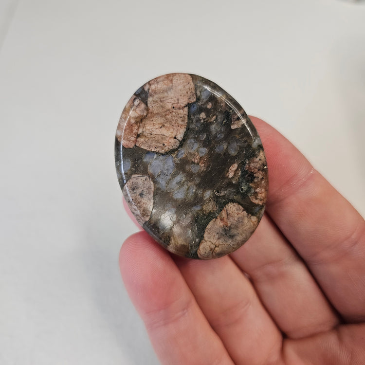 Que Sera Handcrafted Thumb Pocket Stone Anxiety Relief Comfort Gifts BONUS Info Card Gift