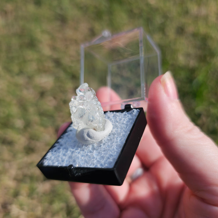 Hyalite Crystals Minerals Thumbnails Natural Specimen Collectible