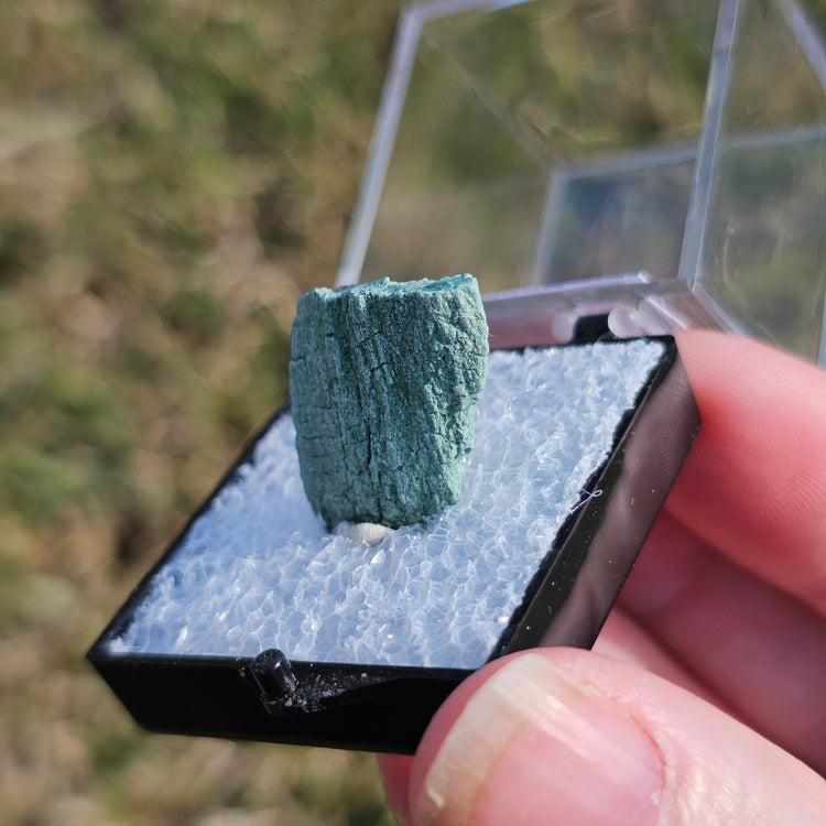 Chrome Wood Crystals Minerals Thumbnails Natural Specimen Collectible