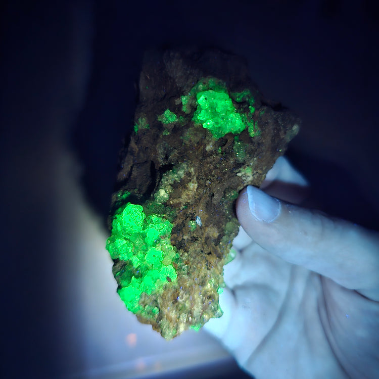 Hyalite Opal Crystals Minerals UV Natural Specimen Collectible