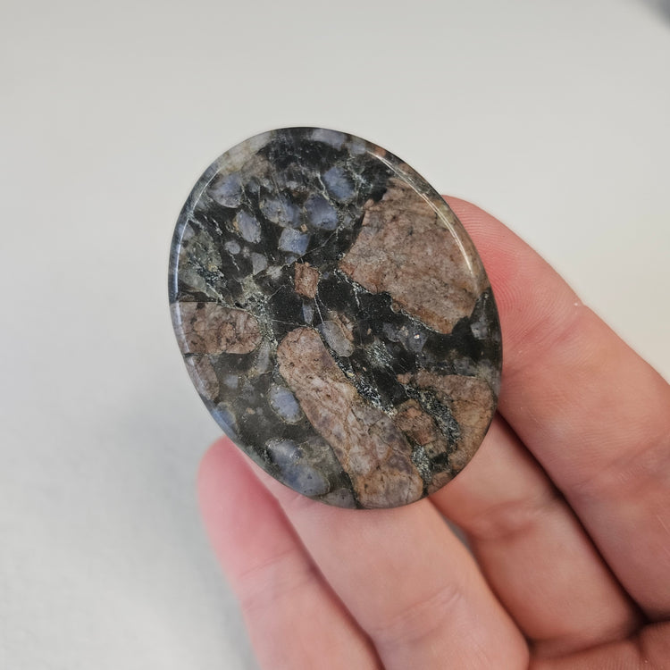 Que Sera Handcrafted Thumb Pocket Stone Anxiety Relief Comfort Gifts BONUS Info Card Gift