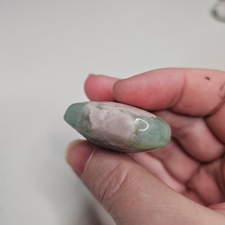 Green Flower Agate Heart Palm Pocket Stone Crystals Minerals Stones Natural