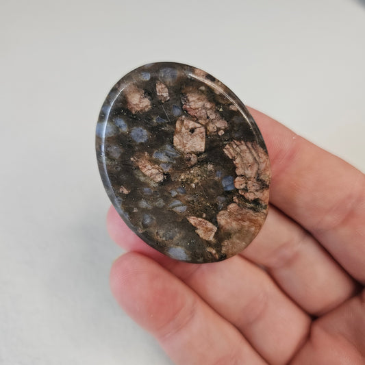 Que Sera Handcrafted Thumb Pocket Stone Anxiety Relief Comfort Gifts BONUS Info Card Gift