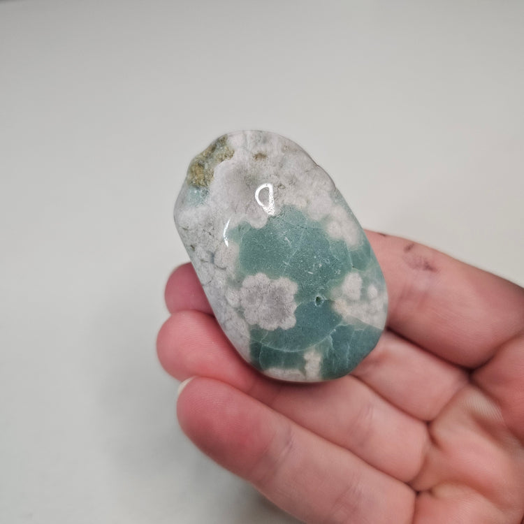 Green Flower Agate Palm Pocket Stone Crystals Minerals Stones Natural