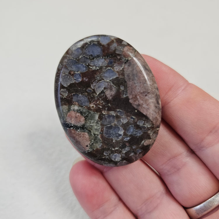 Que Sera Handcrafted Thumb Pocket Stone Anxiety Relief Comfort Gifts BONUS Info Card Gift