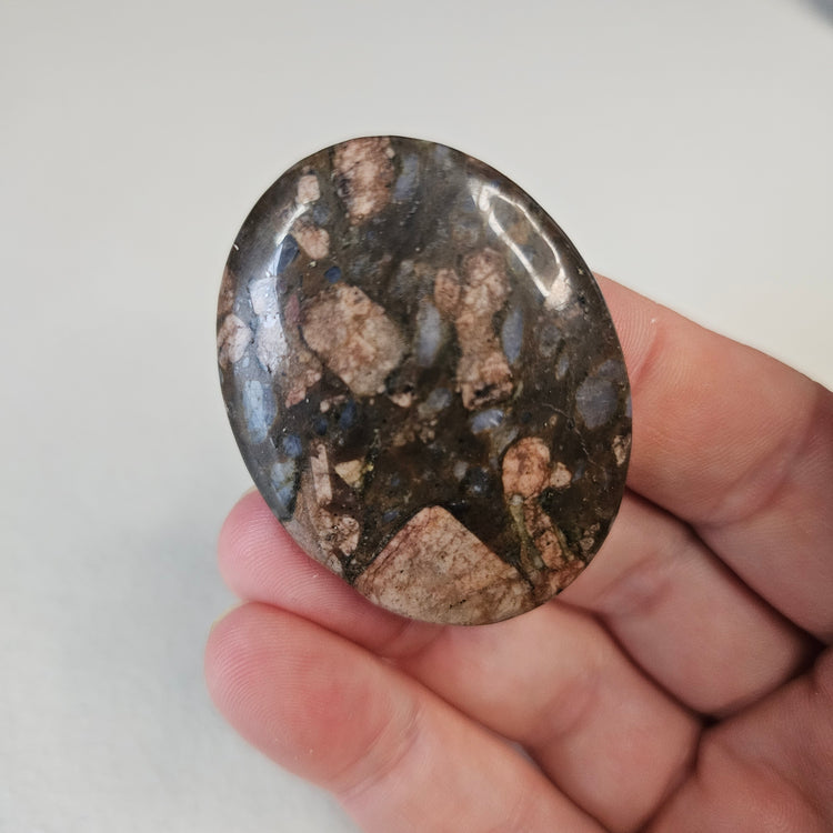 Que Sera Handcrafted Thumb Pocket Stone Anxiety Relief Comfort Gifts BONUS Info Card Gift