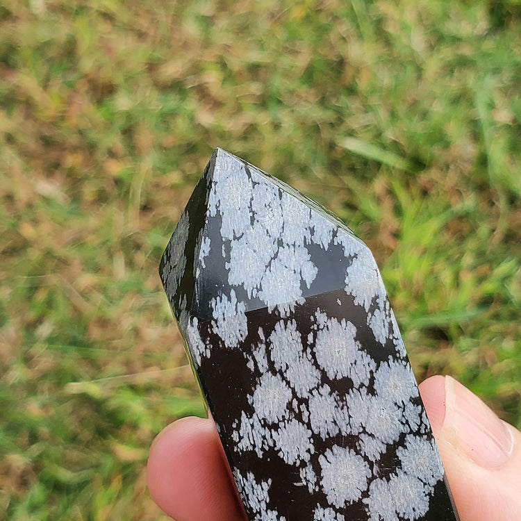 Snowflake Obsidian Obelisk Tower Generator Crystals Collectible